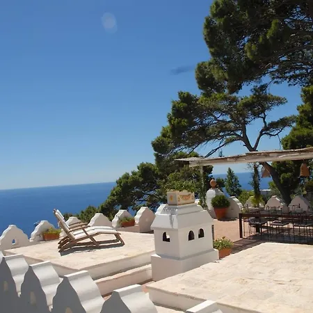 Villa Capri Вилла *